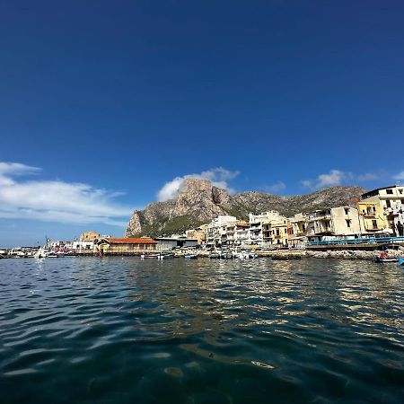 Casa Vacanze La Rocca 2 Apartman Palermo Kültér fotó