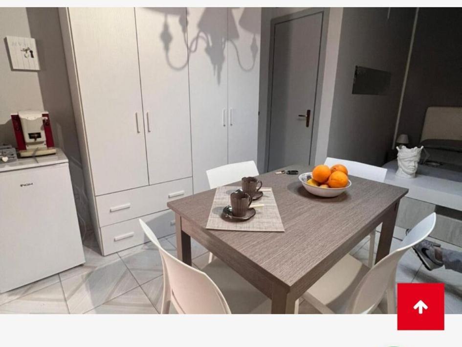 Casa Vacanze La Rocca 2 Apartman Palermo Kültér fotó