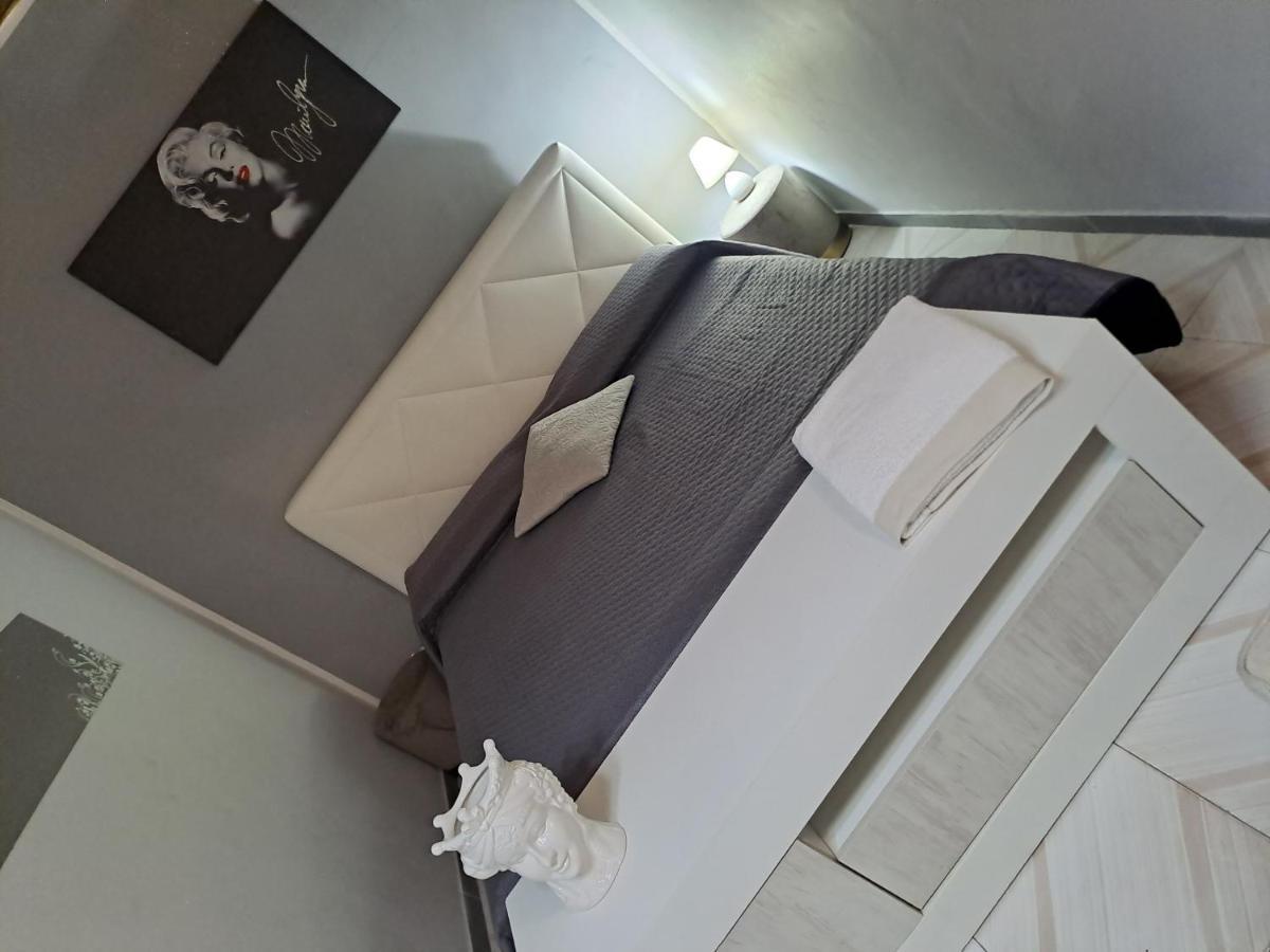 Casa Vacanze La Rocca 2 Apartman Palermo Kültér fotó