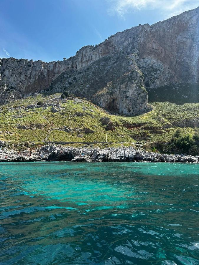 Casa Vacanze La Rocca 2 Apartman Palermo Kültér fotó